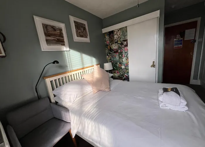 Kelston Guest House